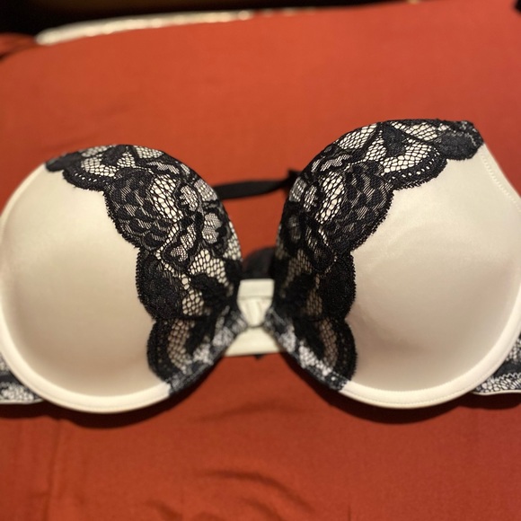 BNWT Black & White Lace Back Bra - Picture 5 of 8